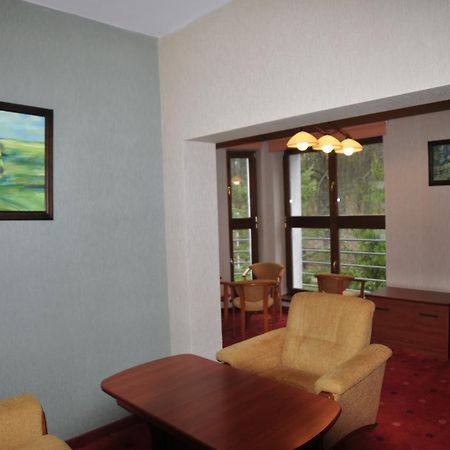 Osrodek Szkoleniowo - Wypoczynkowy Guzianka Hotel Ruciane-Nida Bagian luar foto
