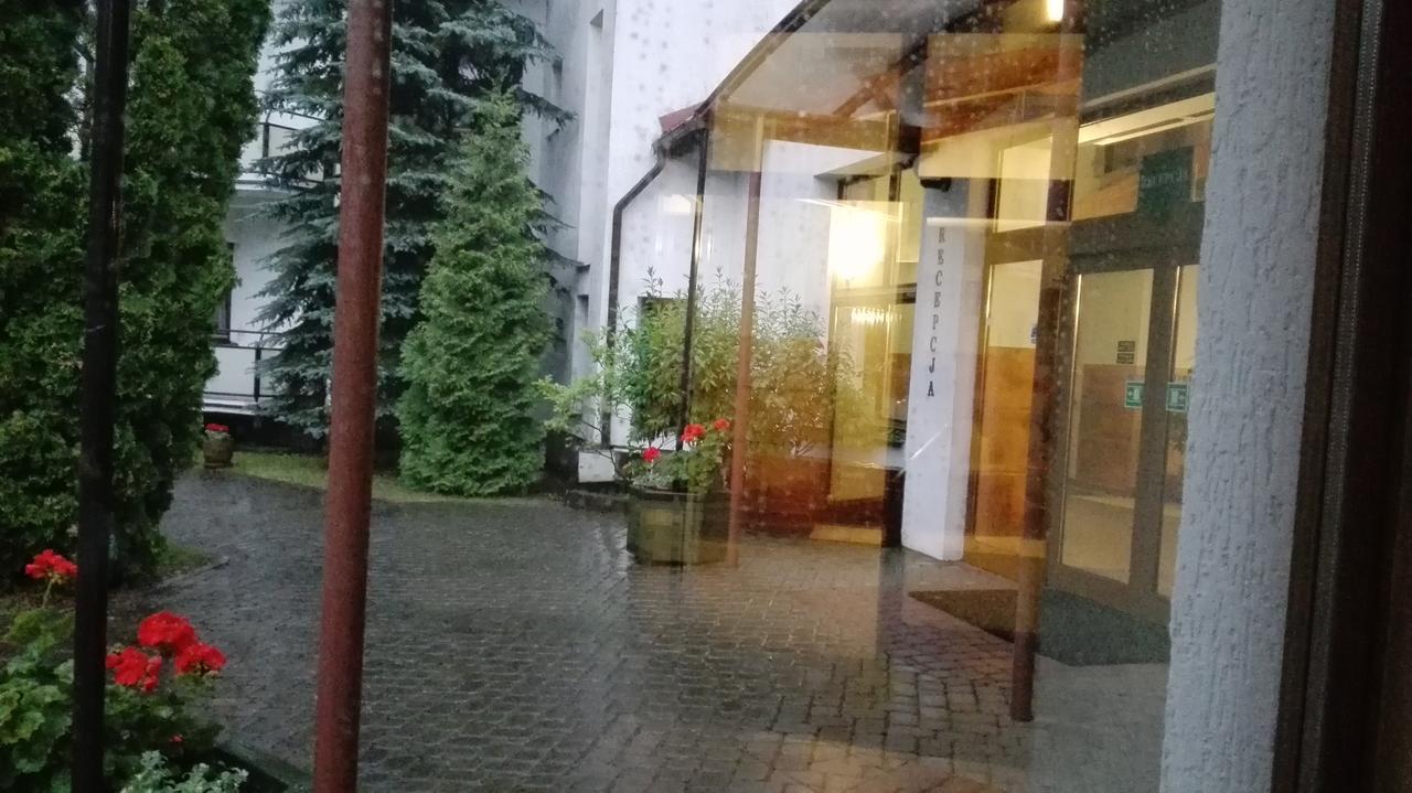 Osrodek Szkoleniowo - Wypoczynkowy Guzianka Hotel Ruciane-Nida Bagian luar foto