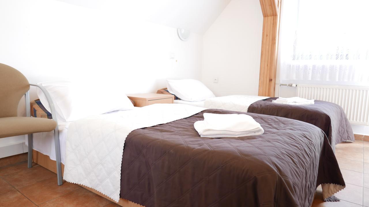 Osrodek Szkoleniowo - Wypoczynkowy Guzianka Hotel Ruciane-Nida Bagian luar foto