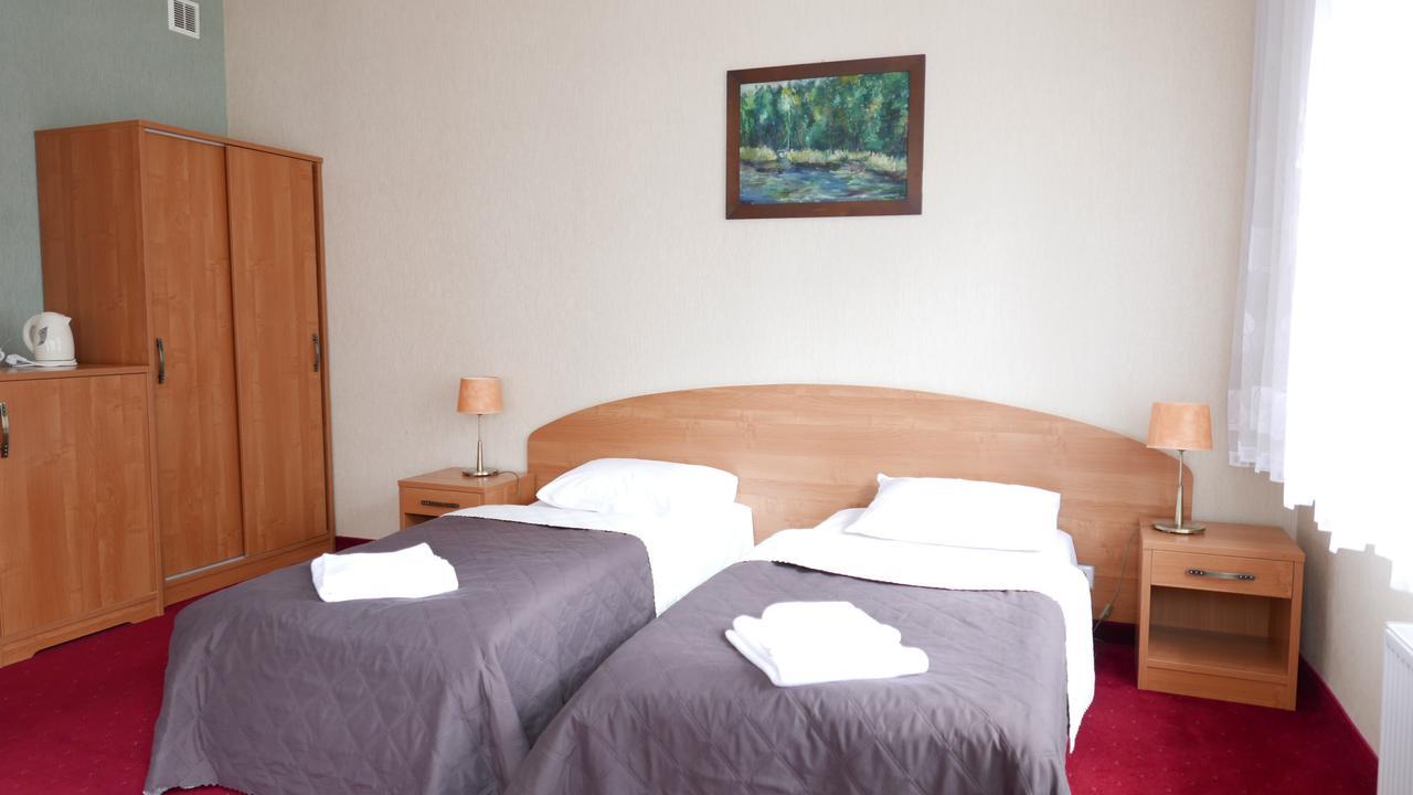 Osrodek Szkoleniowo - Wypoczynkowy Guzianka Hotel Ruciane-Nida Bagian luar foto